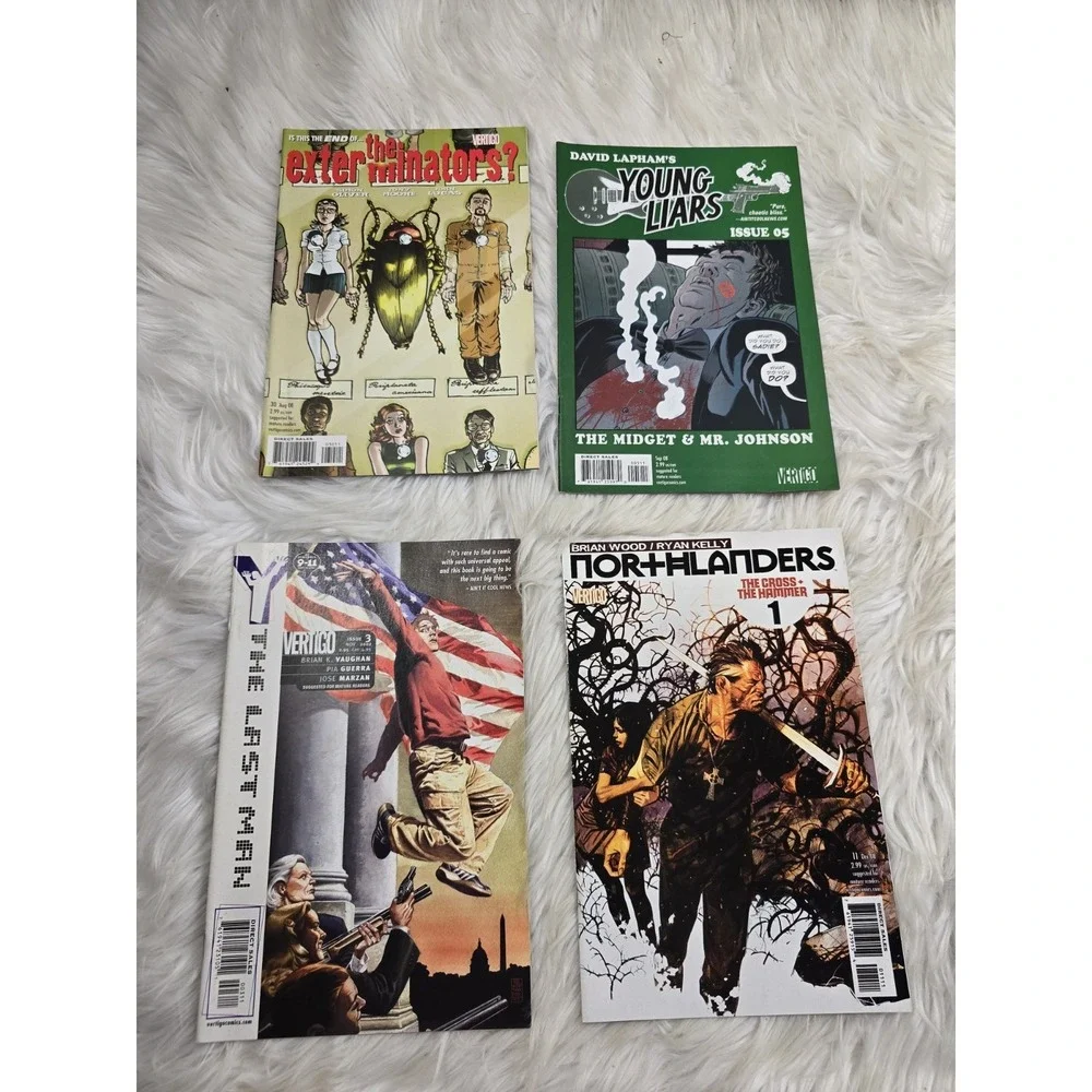 Vertigo Comics - 18 Comic Books!  Comics Great Condition! B33